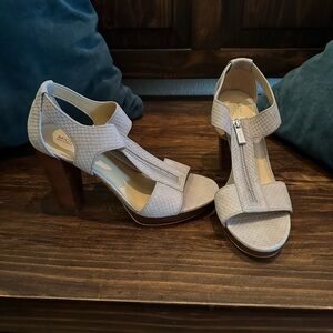 NWT Michael Kors size 9